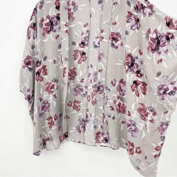 Aritzia Talula Kimono/Shawl Sleeveless Open Cardigan - Picture 3 of 9